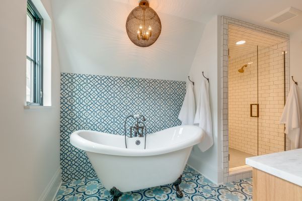 Cost of Clawfoot Tub Installation in Longwood